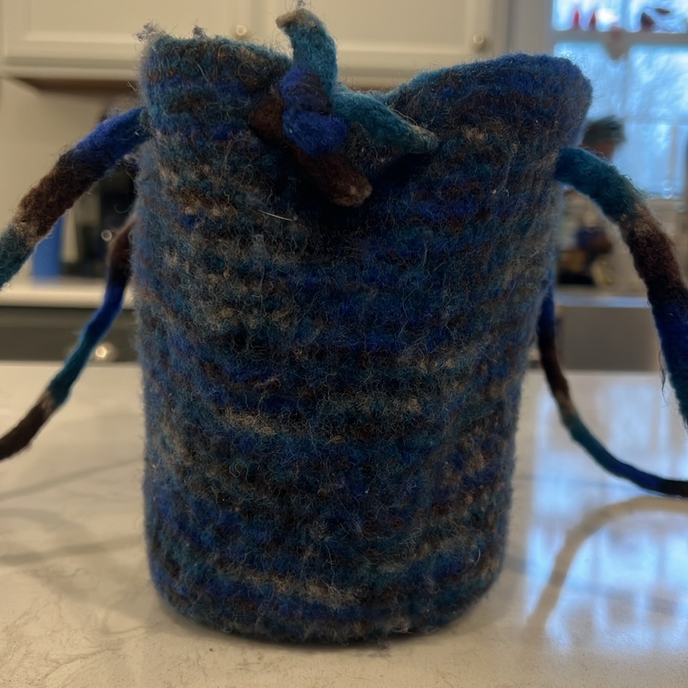 Felted wool bag - Picture 2 of 5